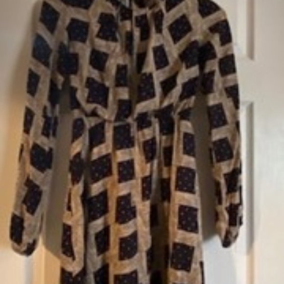 Long sleeve backless dress (S) - Picture 1 of 3